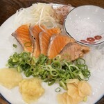 浜焼き 藁焼き 海鮮居酒屋 魚均 - 藁焼きサーモン