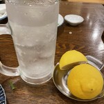 浜焼き 藁焼き 海鮮居酒屋 魚均 - 生レモンサワー