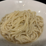 らぁ麺 飛鶏 - ホタテ水に浸かった太麺