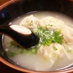 上海わんたん・食彩厨房 - (11/1)ミックスわんたん（４個）