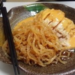 めだかタンタン - 蒸し鶏とクラゲの前菜