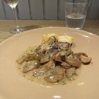 イル カルディナーレ 銀座コリドー店 - 豚肉のポルチーニソース？:豚肉と合わせてなのか、ソースはスッキリとした味わいでした