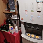 立ち食い海鮮丼 みこ食堂 - セルフサービスコーナー