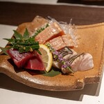 魚と煮込みとわら焼きと ととと - 