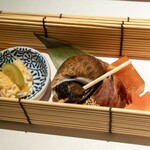 魚と煮込みとわら焼きと ととと - 