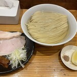 麺屋鈴春 - 綺麗すぎるビジュアル‼️