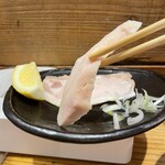 麺屋鈴春 - 大ぶりのチャーシューも絶品です！