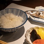 魚と煮込みとわら焼きと ととと - 