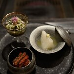 北海道焼肉 北うし - もずく、カブ、キムチ