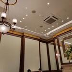 The Arts Fusion - 内装　天井高い