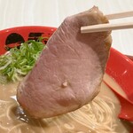 天下一品 - チャーシュー、にゅ〜〜ん！