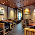 新宿うな鐵 - ２階はテーブル席になりました