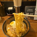 王龍ラーメン - 麺リフト✨