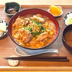 Miyama Cafe PUUT - 【ランチ】黄ニラ醤油だしの黄金親子丼