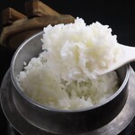 焼肉酒場蜂ヤ - 特選ブランド米の釜炊き銀シャリ