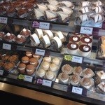 紅梅堂 - 店内のケーキ