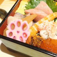 すし 堺 - 【平日ランチ】海宝重（小鉢，お椀付き）※中とろ・たい・あなご・車えび・かんぱち・ かに・いくら・うに・数の子・ほたて・あじ