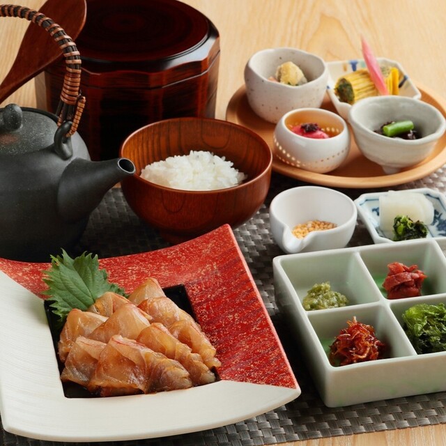 Tsukihi Uehonmachi Ten