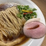 めん処 きよ洲 - キレイに畳まれたふすま入りの細麺とたっぷりの具材が旨い！