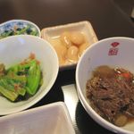 料理屋K - おばんざい御膳の「牛すじ煮込み」「小鉢三種」