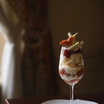 デザートカフェ長楽館 - いちじくと紅茶のパフェ