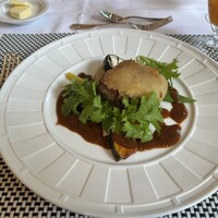 ペルゴーラ - 仔牛のフォワイヨ風　シャスールソース
