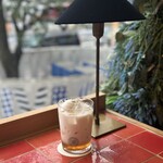 ロクシタンカフェ SHIBUYA TOKYO - クリームたっぷりアイスティーラテ、もう少し紅茶濃いめが好きかも