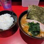 横浜ラーメン 真砂家 - 