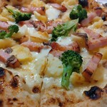 石窯PIZZAバル 四季 - じゃがアンチョビベーコン(テイクアウト)