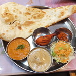 南印度ダイニング - ターリランチ(豆)だいぶ辛い