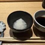 中目黒いぐち 上ル - てんつゆ
      大根おろし
      長崎県の藻塩