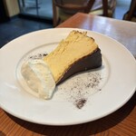 TWELVE GARDENS BAR&GRILL - 