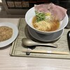 醤油らーめん ピース 豊中店