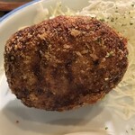 牡蠣と燻屋かつを - 紙を取ったメンチカツ