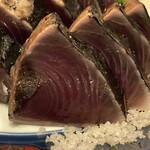 牡蠣と燻屋かつを - カツオ塩タタキ　アップ