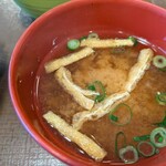 すき家 - やはり汁物、欠かせません