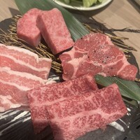 近江うし 焼肉 にくTATSU 青山本店 - 