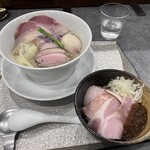 宍道湖しじみ中華蕎麦 琥珀 池袋店 - 