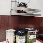 新橋ニューともちん - 調味料たち