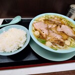 新橋ニューともちん - チャーシュー麺、めし大盛