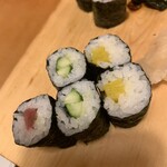 や台ずし - お得巻き物3色