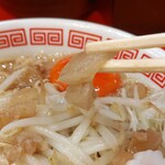 銀座紫龍改 - 濃厚黒背脂らーめんの背脂