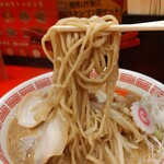 銀座紫龍改 - 濃厚黒背脂らーめんの麺