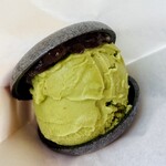 鳴門鯛焼本舗 - 料理写真:抹茶もなか あずき入り