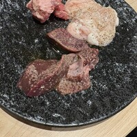 豚焼肉 グルマンズ - ハーフサイズメニュー(はらみ、大腸、レバー)