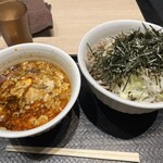 なぜ蕎麦にラー油を入れるのか。 五反田店 - 