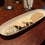 サロンバー・シスル - ■フレッシュチーズ盛り合わせ ¥1.200