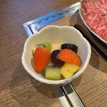 焼肉 Bovin d’Or - ユッケに包むスイーツ