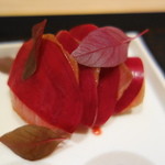 神保町 傳 - ぶりとビーツ