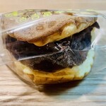 吉冨幸進堂 - わっふる　つぶあん